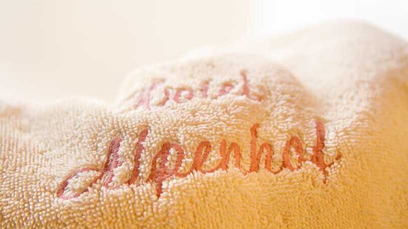 Imagen de la piscina del Hotel Alpenhof, Bad Wiessee. Foto 20