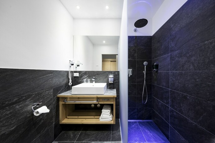 Imagen de la habitación del Hotel Alpenhof, St. Walburg - Santa Valburga. Foto 16