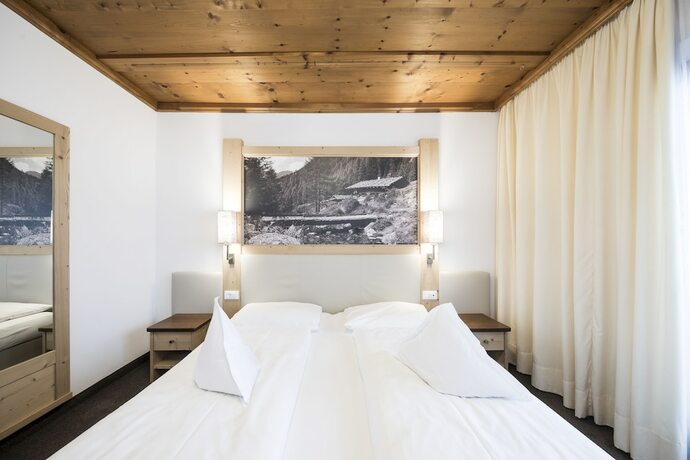 Imagen de la habitación del Hotel Alpenhof, St. Walburg - Santa Valburga. Foto 17