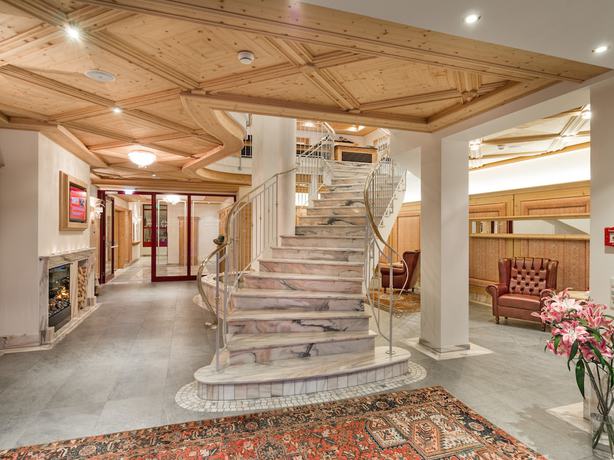 Imagen del bar/restaurante del Hotel Alpenhof Superior. Foto 2