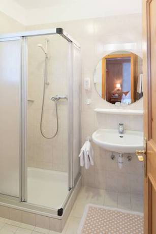 Imagen de la habitación del Hotel Alpenhof, Tirol - Tirolo. Foto 12
