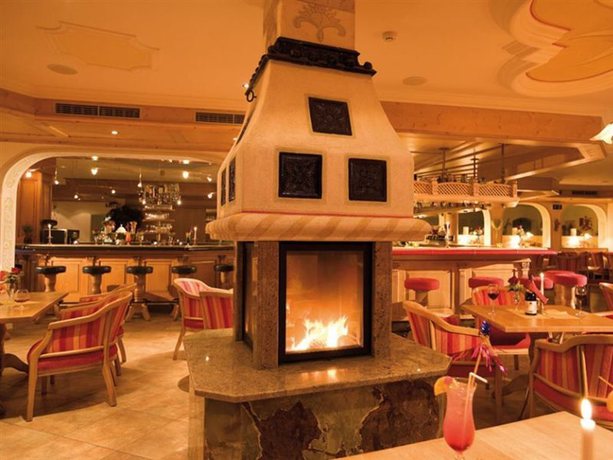 Imagen del bar/restaurante del Hotel Alpenhof, Zillertal. Foto 2