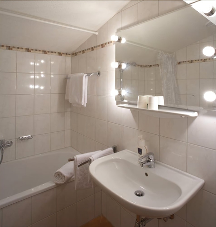 Imagen de la habitación del Hotel Alpenhotel Ernberg. Foto 7