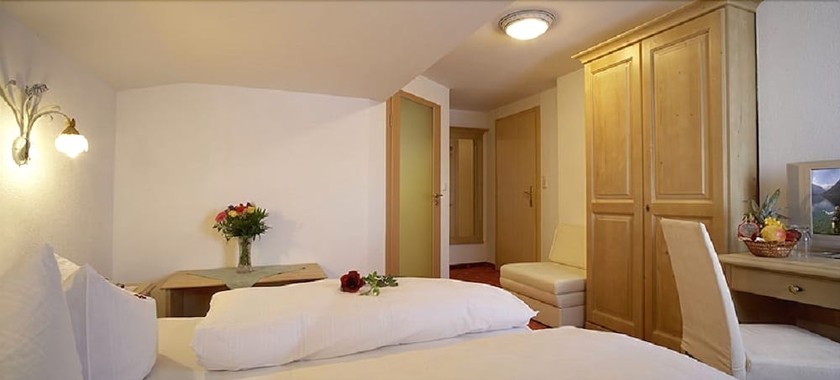 Imagen de la habitación del Hotel Alpenhotel Ernberg. Foto 10