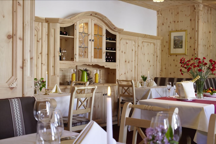 Imagen del bar/restaurante del Hotel Alpenhotel Ernberg. Foto 5