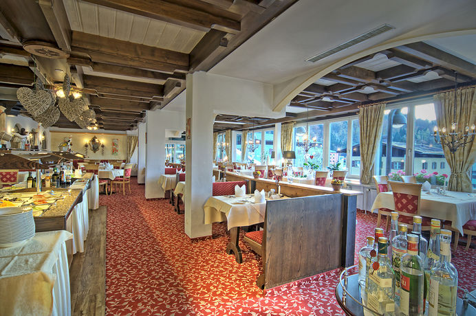 Imagen del bar/restaurante del Hotel Alpenhotel Fischer. Foto 3