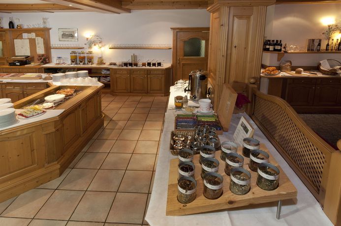 Imagen del bar/restaurante del Hotel Alpenhotel Karwendel - Adults Only. Foto 4