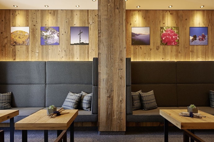Imagen de los interiores del Hotel Alpenhotel Laurin. Foto 19