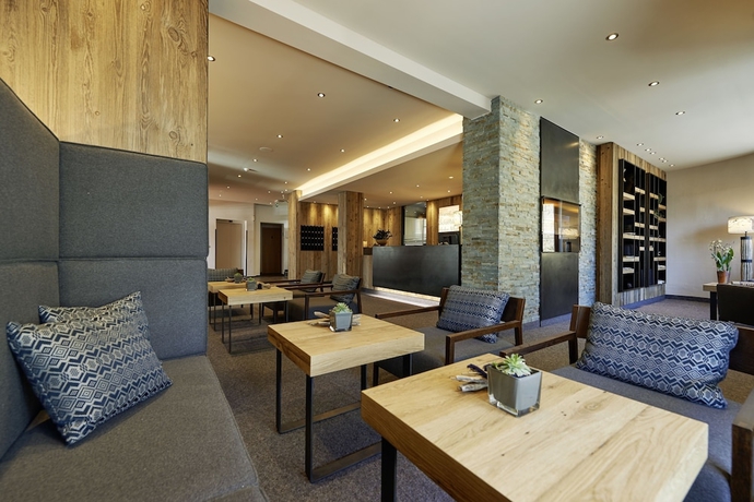 Imagen del bar/restaurante del Hotel Alpenhotel Laurin. Foto 5