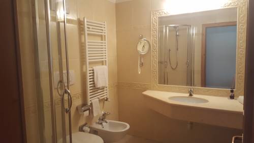 Imagen de la habitación del Hotel Alpenhotel Plaza. Foto 15