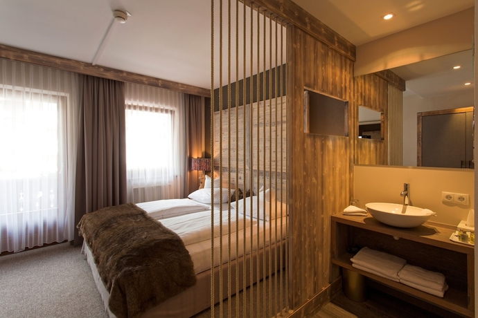 Imagen de la habitación del Hotel Alpenhotel Stefanie. Foto 3