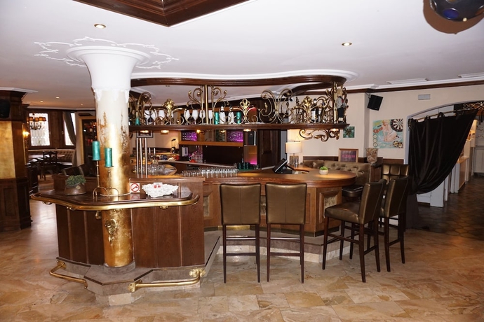 Imagen de los interiores del Hotel Alpenhotel Stefanie. Foto 19