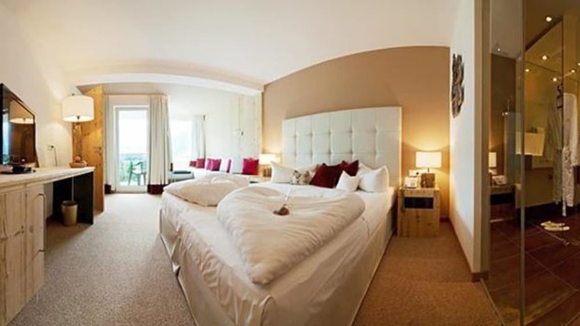 Imagen de la habitación del Hotel Alpenhotel Stefanie. Foto 16