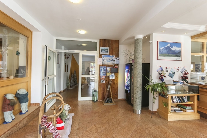 Imagen de los interiores del Hotel Alpenhotel Tauernstüberl. Foto 13