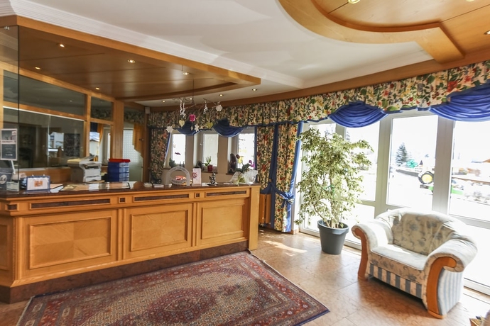 Imagen de los interiores del Hotel Alpenhotel Tauernstüberl. Foto 14