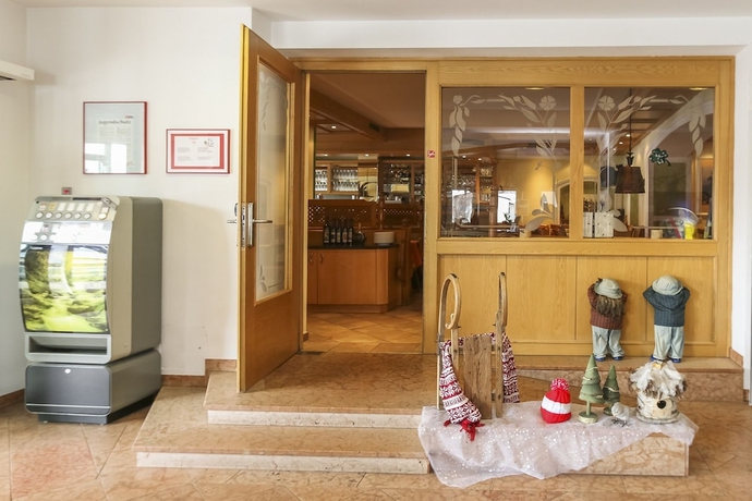 Imagen de los interiores del Hotel Alpenhotel Tauernstüberl. Foto 19