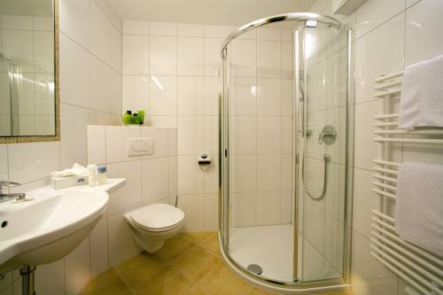 Imagen de la habitación del Hotel Alpenhotel Tirolerhof. Foto 3