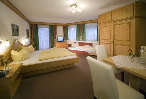 Imagen de la habitación del Hotel Alpenhotel Tirolerhof. Foto 4