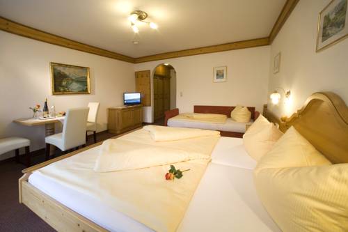 Imagen de la habitación del Hotel Alpenhotel Tirolerhof. Foto 10