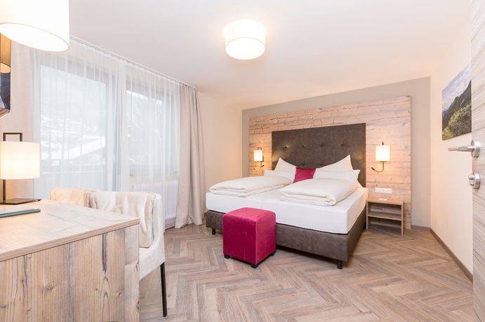 Imagen de la habitación del Hotel Alpenhotel Tirolerhof. Foto 4