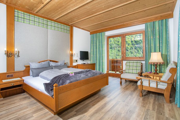 Imagen de la habitación del Hotel Alpenhotel Tyrol. Foto 8
