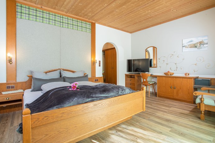 Imagen de la habitación del Hotel Alpenhotel Tyrol. Foto 18
