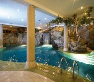 Imagen de la piscina del Hotel Alpenhotel Weitlanbrunn. Foto 7