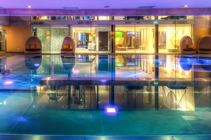Imagen de la piscina del Hotel Alpenhotel & Spa ***. Foto 16