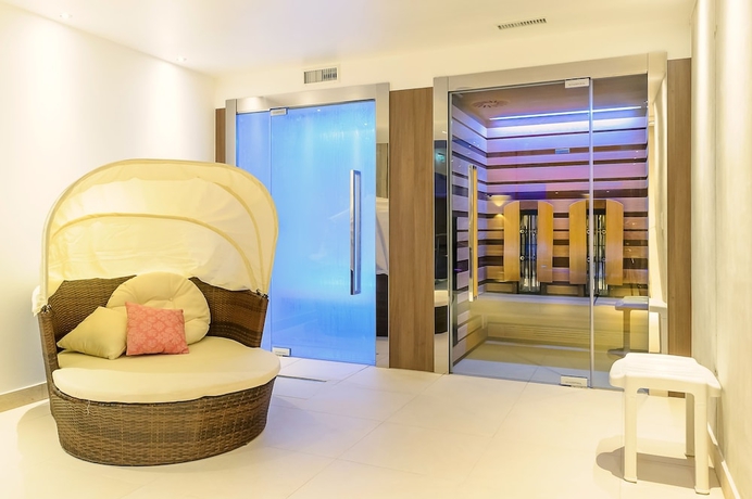 Imagen de la piscina del Hotel Alpenhotel & Spa ***. Foto 18