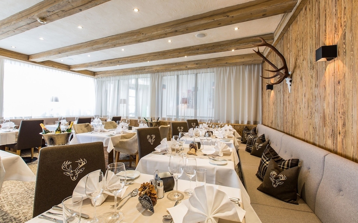 Imagen del bar/restaurante del Hotel Alpenhotel & Spa ***. Foto 6