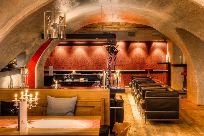 Imagen del bar/restaurante del Hotel Alpenhotel & Spa ***. Foto 7