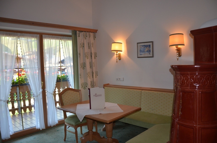 Imagen de los interiores del Hotel Alpenjuwel J&auml;ger. Foto 13