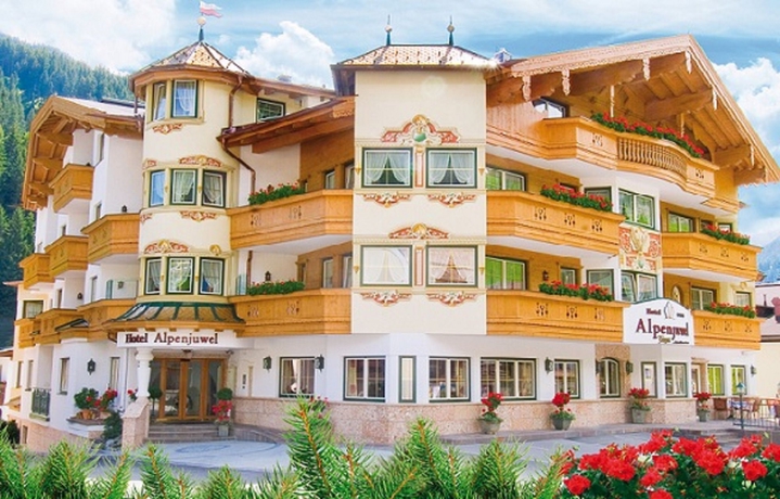 Imagen de los exteriores del Hotel Alpenjuwel J&auml;ger. Foto 11