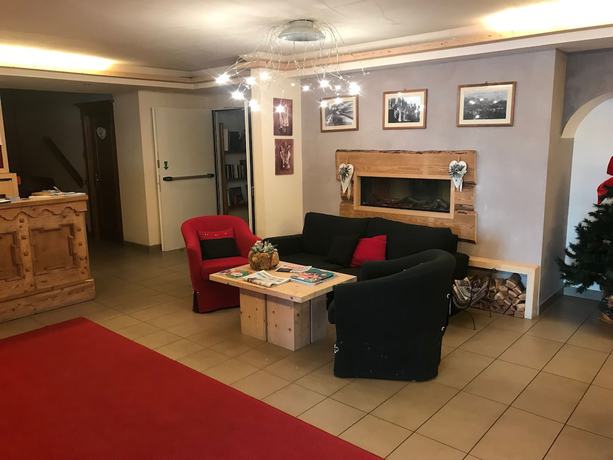 Imagen de los interiores del Hotel Alpenlife Someda. Foto 19