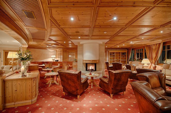Imagen de los exteriores del Hotel Alpenpalace Luxury Hideaway and Spa Retreat. Foto 8