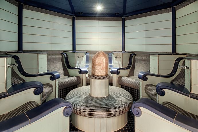 Imagen de la piscina del Hotel Alpenpalace Luxury Hideaway and Spa Retreat. Foto 18