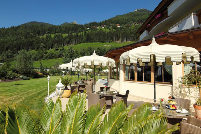 Imagen de los exteriores del Hotel Alpenpalace Luxury Hideaway and Spa Retreat. Foto 11