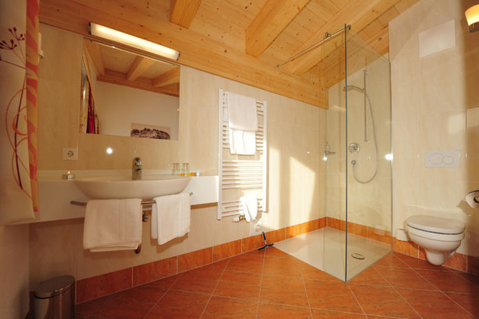 Imagen de los exteriores del Hotel Alpenpanorama. Foto 12