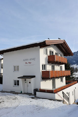 Imagen de la piscina del Hotel Alpenpanorama. Foto 16