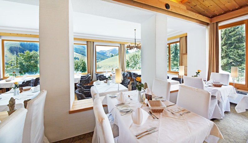 Imagen del bar/restaurante del Hotel Alpenparks and Apartment Sonnleiten. Foto 7