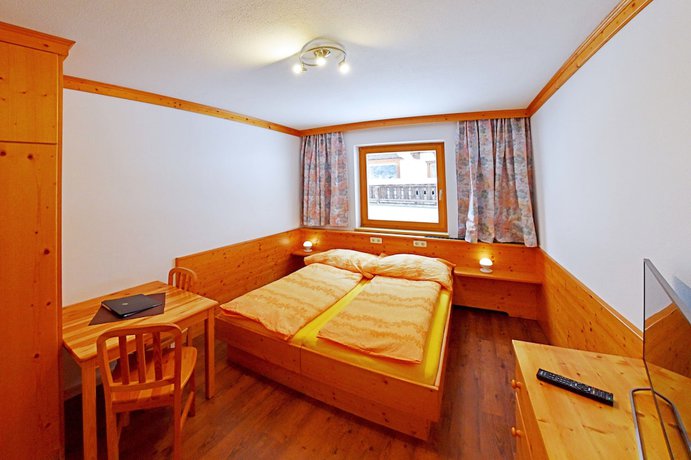 Imagen de la habitación del Hotel Alpenpension Gastein. Foto 18