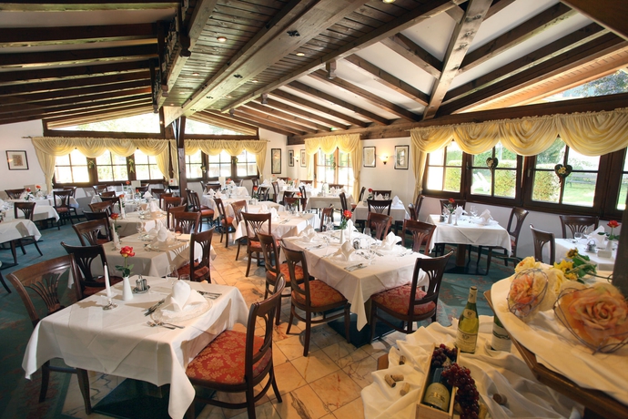 Imagen del bar/restaurante del Hotel Alpenresidenz Adler. Foto 6