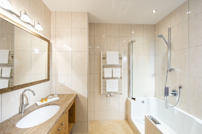 Imagen de la habitación del Hotel Alpenresort Fluchthorn. Foto 18