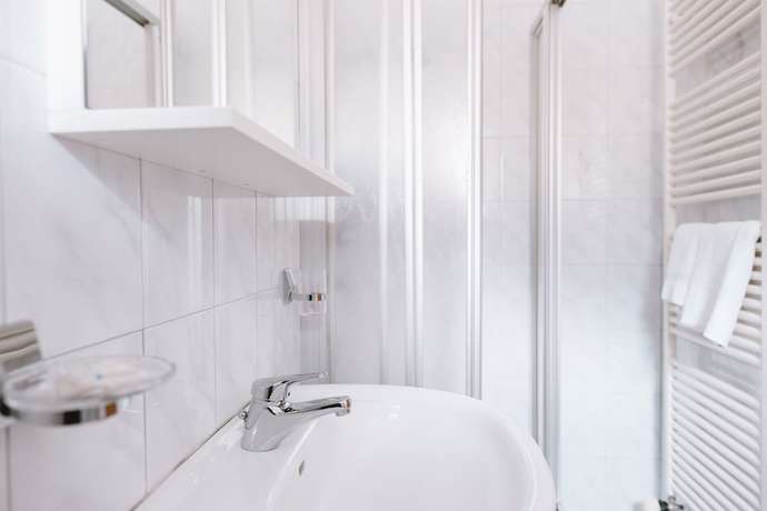 Imagen de la habitación del Hotel Alpenrose, Curon Venosta. Foto 4