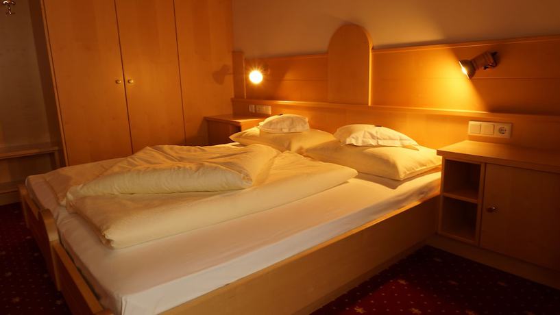 Imagen de la habitación del Hotel Alpenrose, Curon Venosta. Foto 10