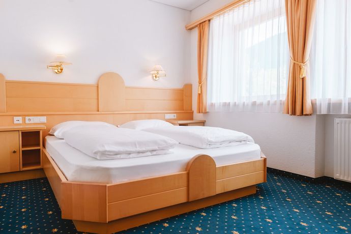 Imagen de la habitación del Hotel Alpenrose, Curon Venosta. Foto 14