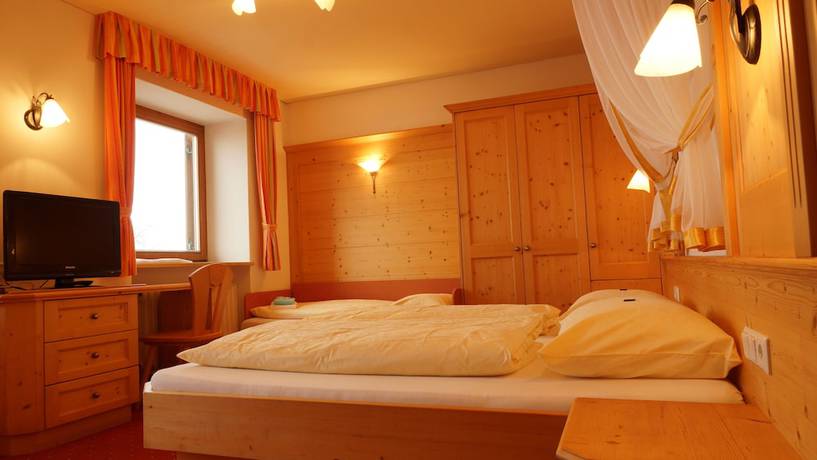 Imagen de la habitación del Hotel Alpenrose, Curon Venosta. Foto 15