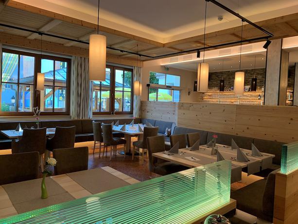 Imagen del bar/restaurante del Hotel Alpenrose M&uuml;hlbach am Hochk&ouml;nig. Foto 7