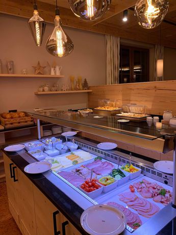 Imagen del bar/restaurante del Hotel Alpenrose M&uuml;hlbach am Hochk&ouml;nig. Foto 8