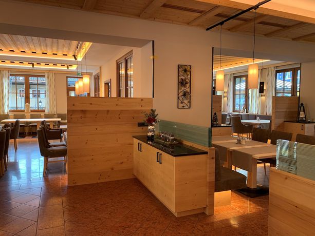 Imagen del bar/restaurante del Hotel Alpenrose M&uuml;hlbach am Hochk&ouml;nig. Foto 9